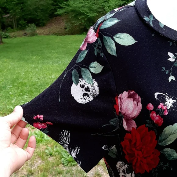 Torrid soft knit black floral skull 💀 print maxi dress size 1 in torrid - Picture 3 of 9